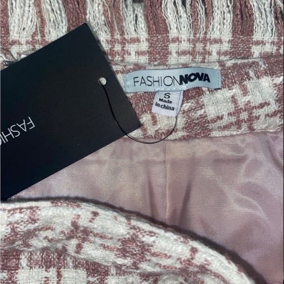 FASHION NOVA - Check the record MINI SKIRT size small. Color: blush/combo - Picture 4 of 6